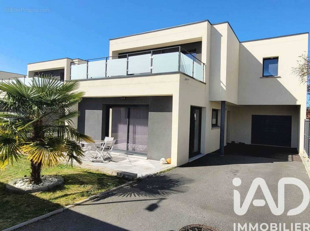 Photo 1 - Maison à OISSEL