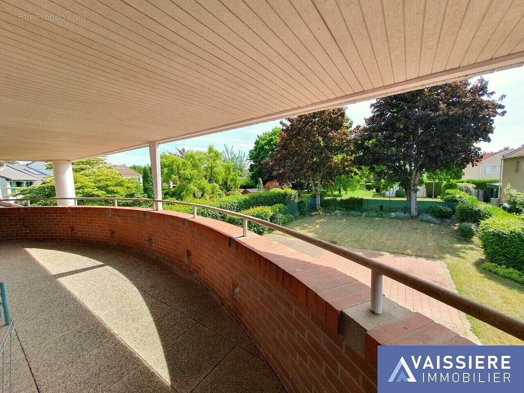 Maison à VOISINS-LE-BRETONNEUX