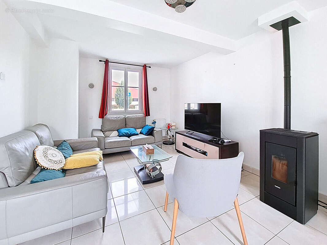 Maison à BAILLY-ROMAINVILLIERS