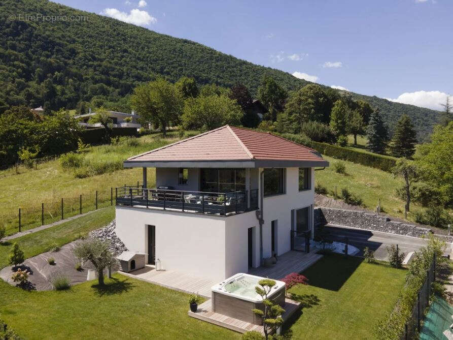 Terrain à VIUZ-EN-SALLAZ