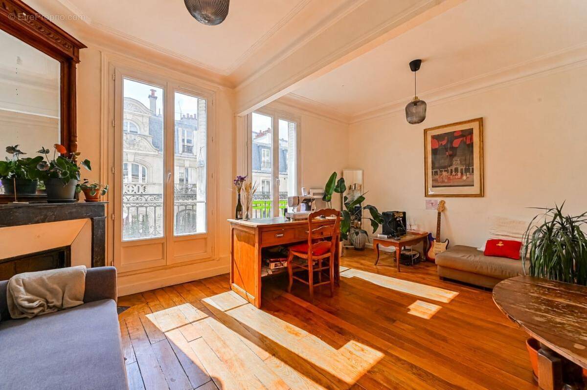 Appartement à PARIS-18E