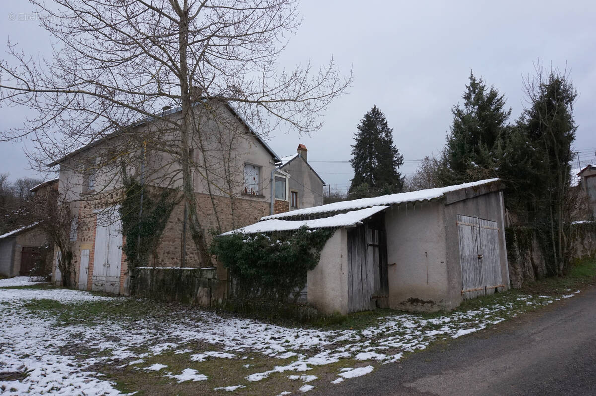 Maison à SEMELAY