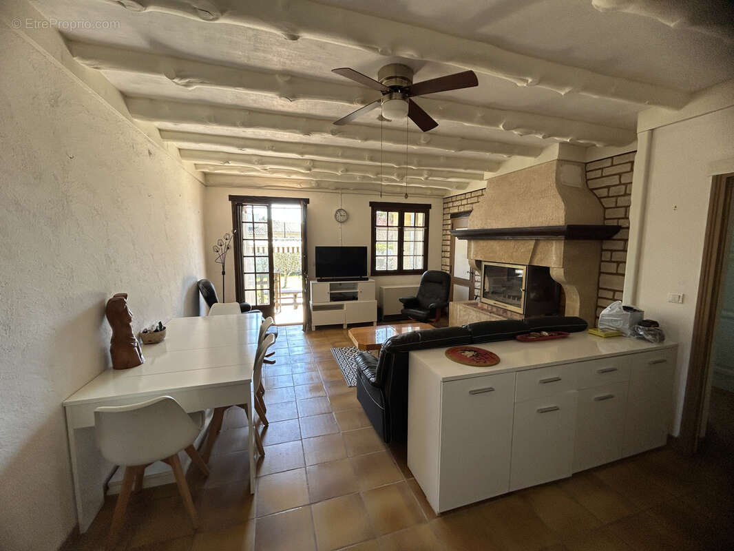 Maison à SAINT-QUENTIN-LA-POTERIE