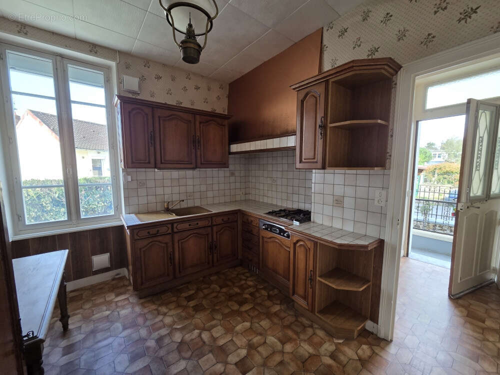 Maison à SAINT-JUNIEN