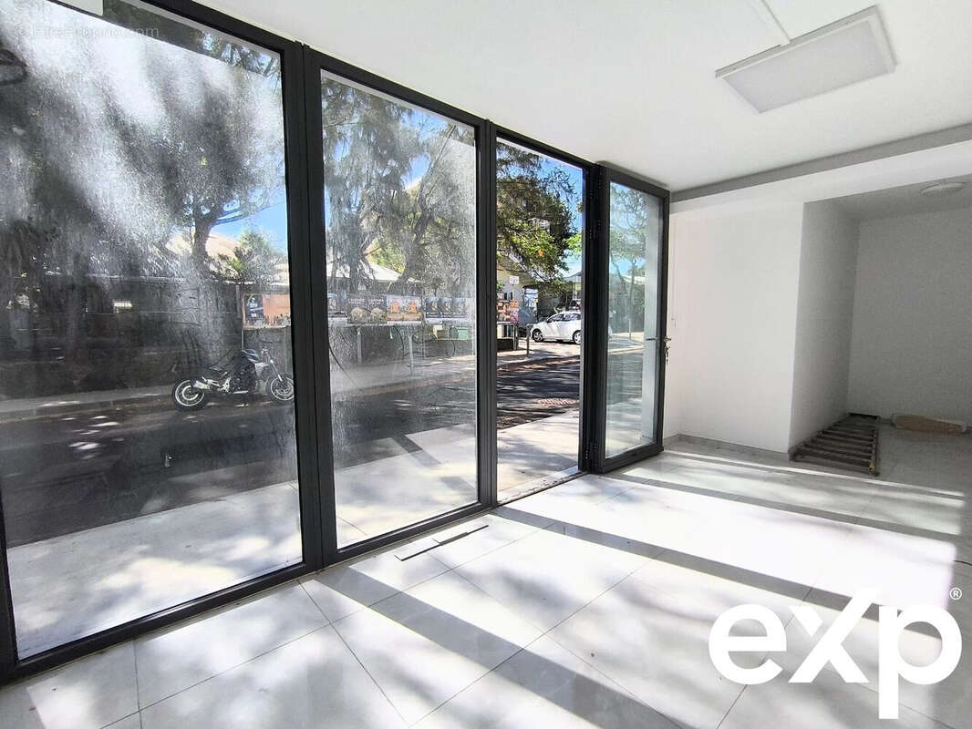 Commerce à SAINT-PIERRE