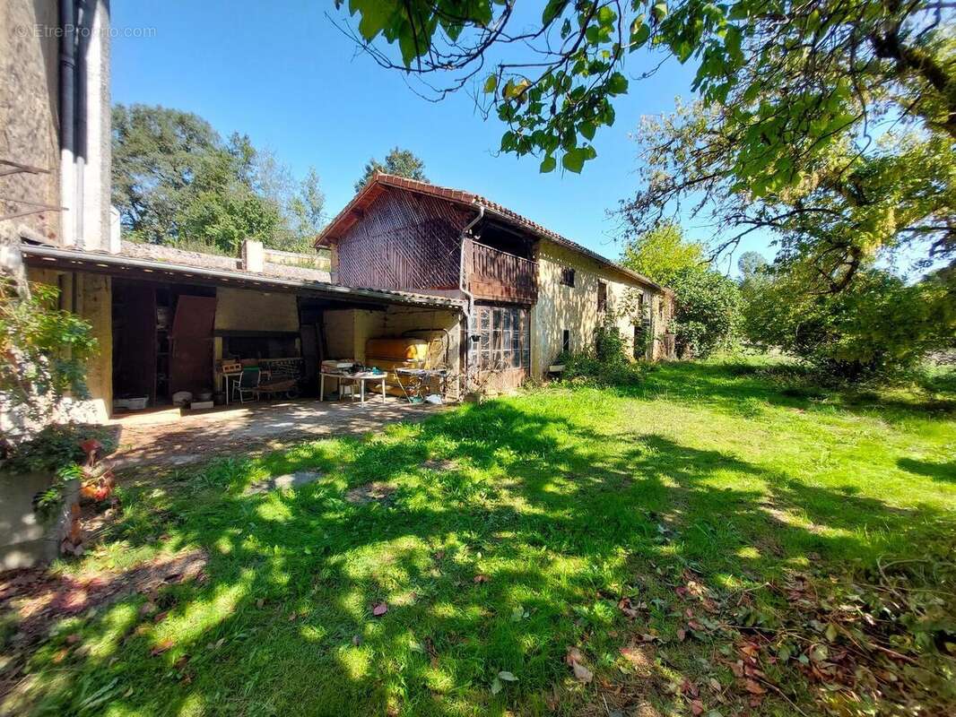 dependances - Maison à AURIGNAC