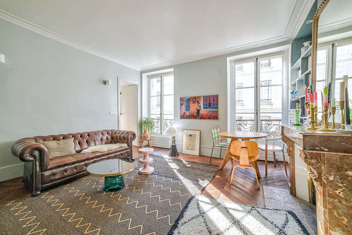 Appartement à PARIS-11E