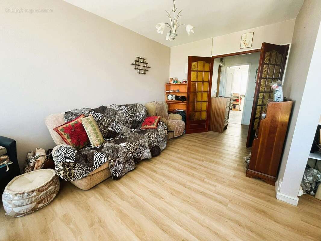 Appartement à FONTENAY-LE-FLEURY