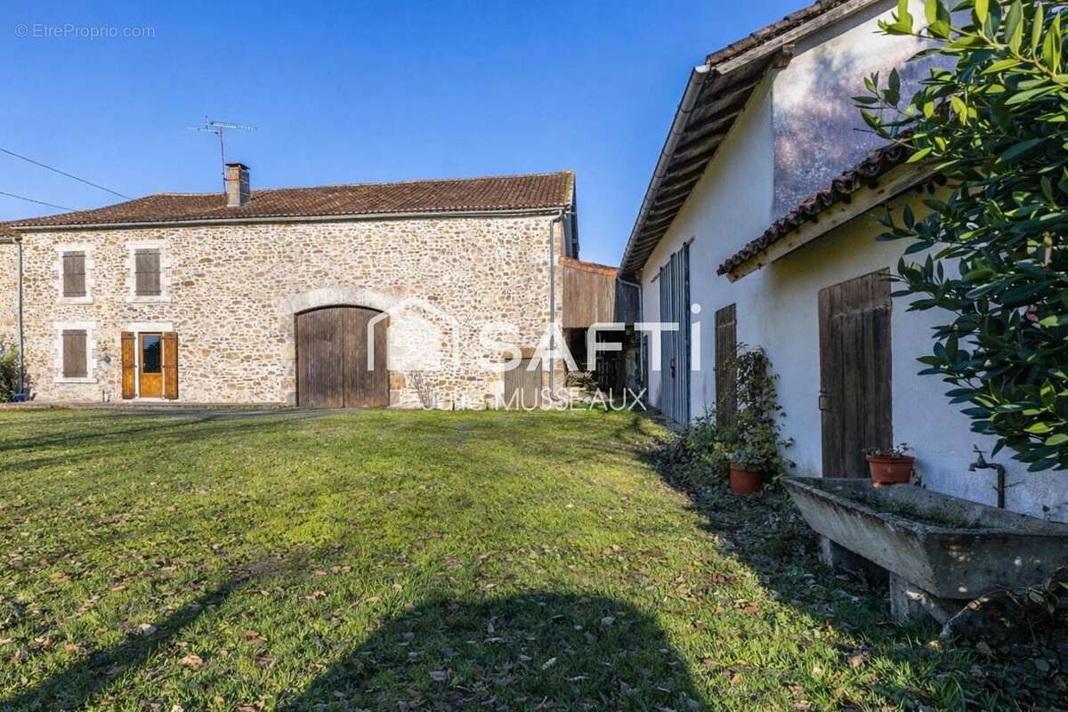 Photo 2 - Maison à ECURAS