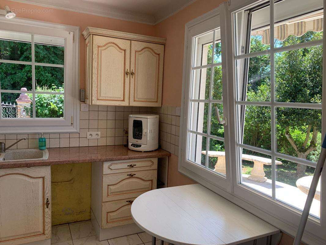 Maison 99 m2 avec sous sol et grand ardin arboré - photo 8