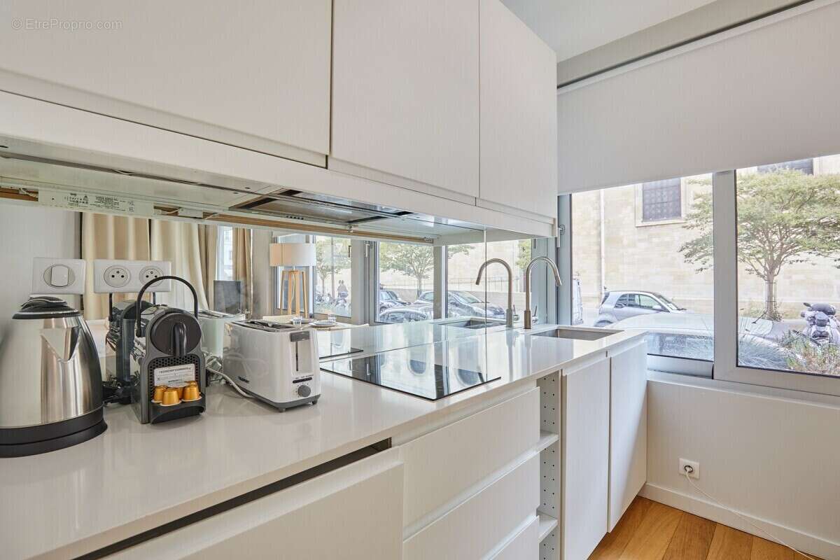 Appartement à PARIS-7E