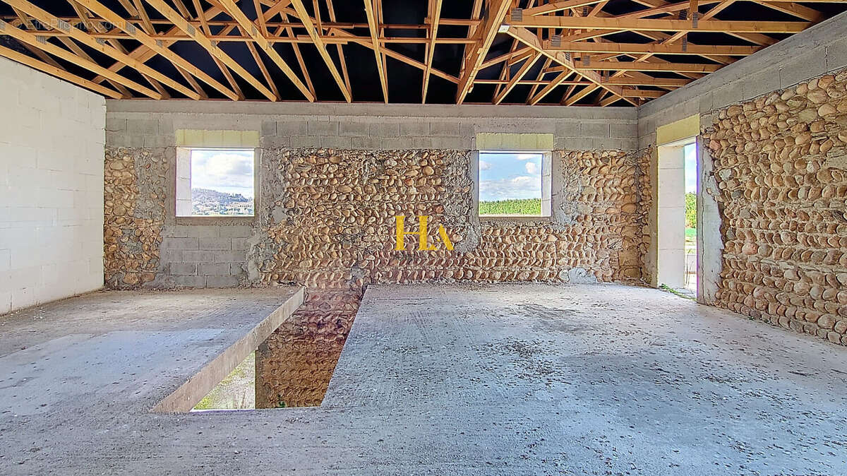 Maison à CHATEAUNEUF-SUR-ISERE