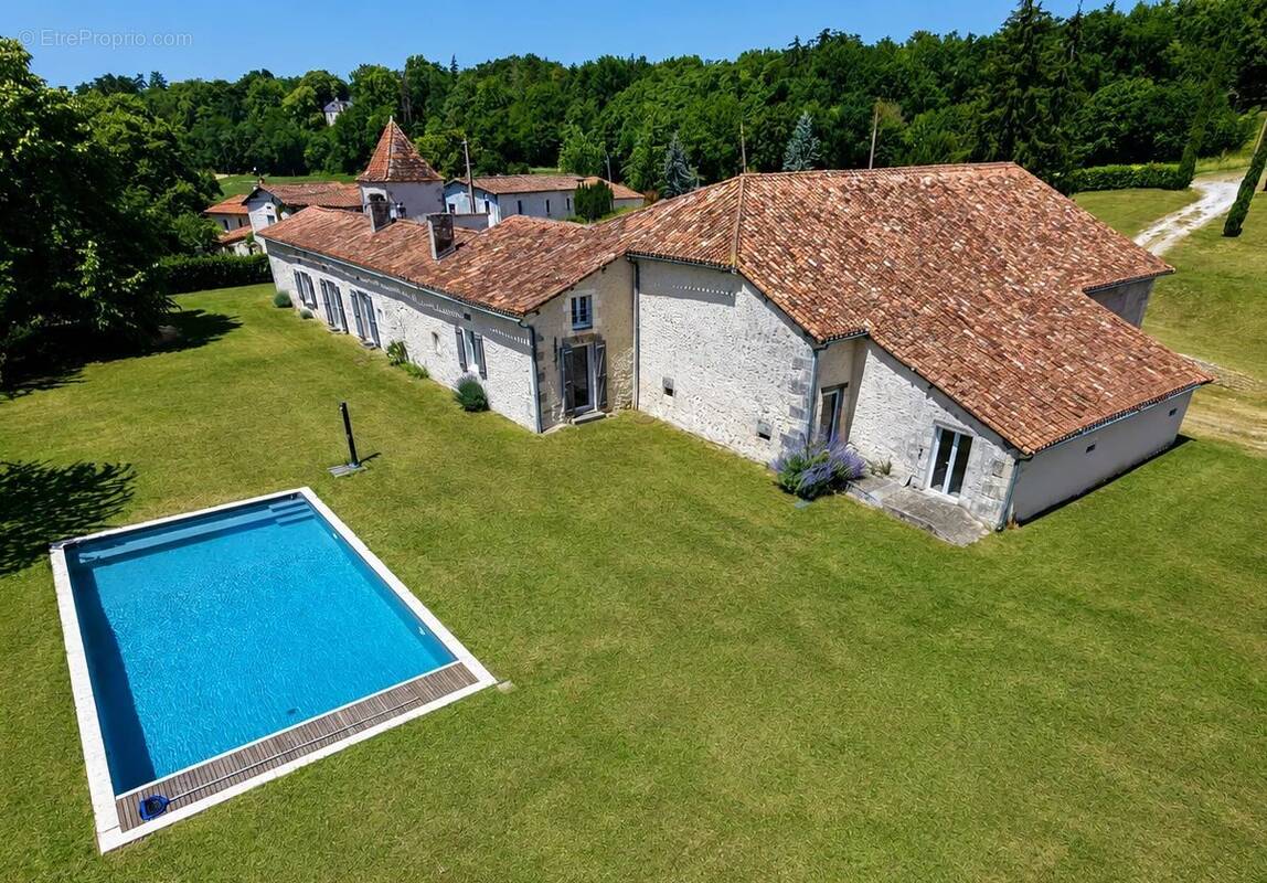 Maison à VERTEILLAC