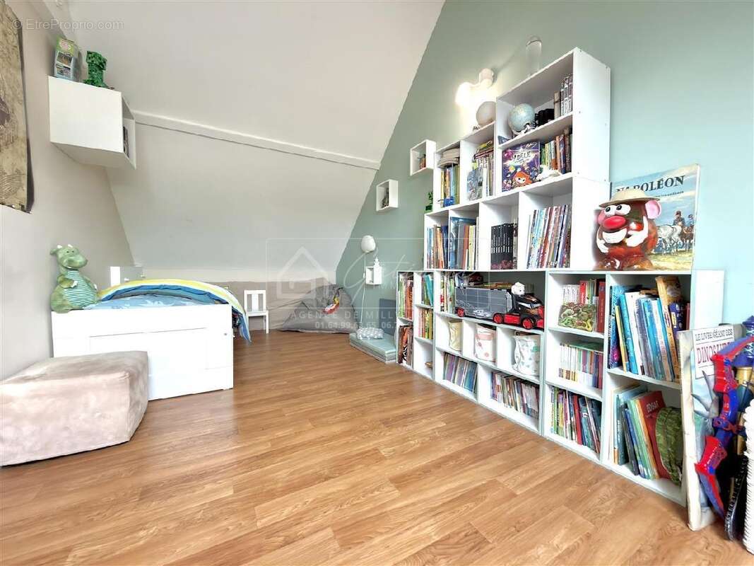 Maison à LA CHAPELLE-LA-REINE