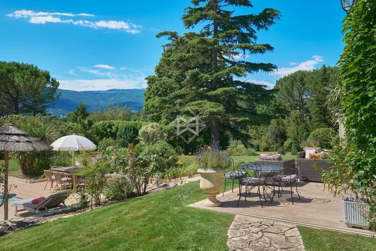 Propriété provençale d'exception dans un domaine fermé - photo 6