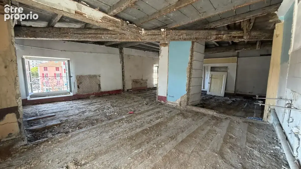 Appartement à vendre - voiron hyper-centre - plateau à aménager avec combles - photo 3