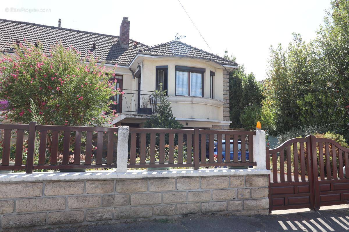 Maison à ATHIS-MONS