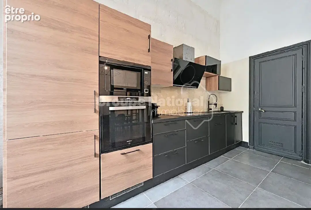 Nîmes Arènes ? Appartement de caractère de 150 m² rénové avec goût - photo 4