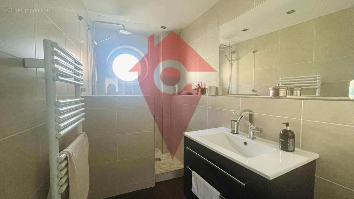 Maison à CRESPIERES