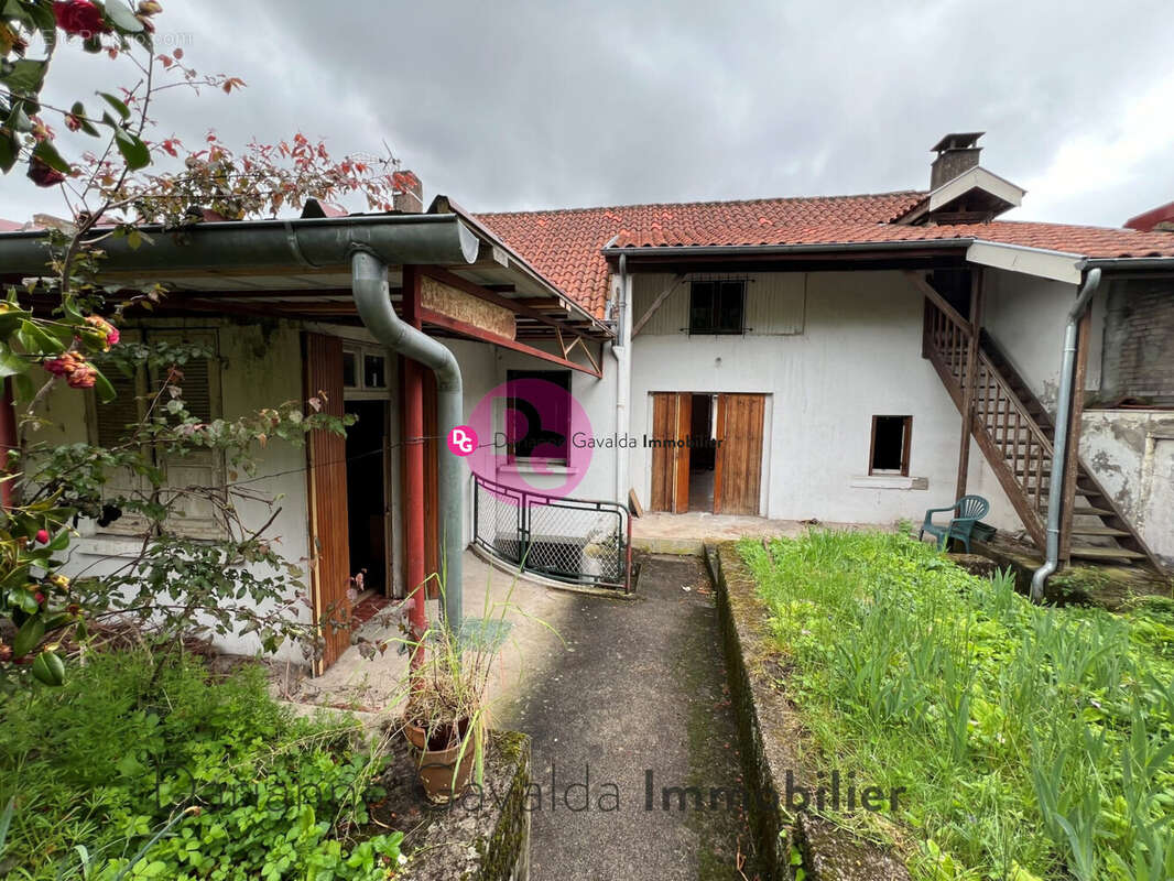 Maison à DECAZEVILLE