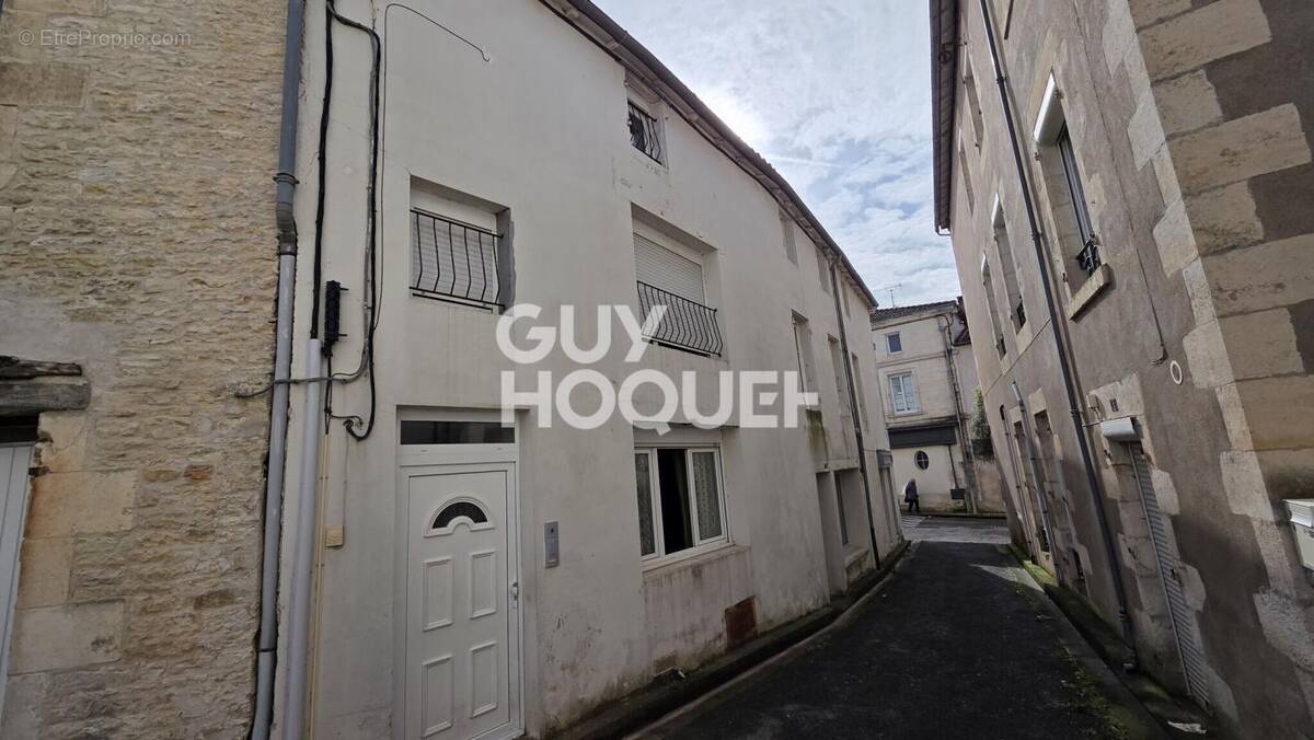 Appartement à MAUZE-SUR-LE-MIGNON
