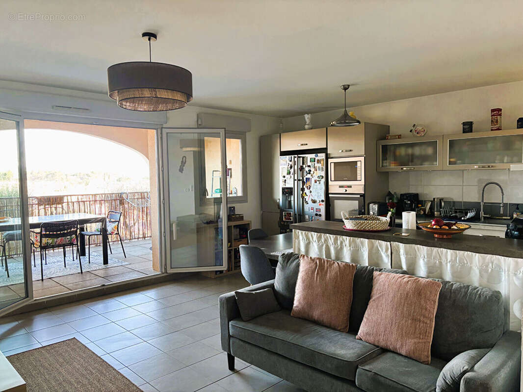 Appartement à PEYNIER