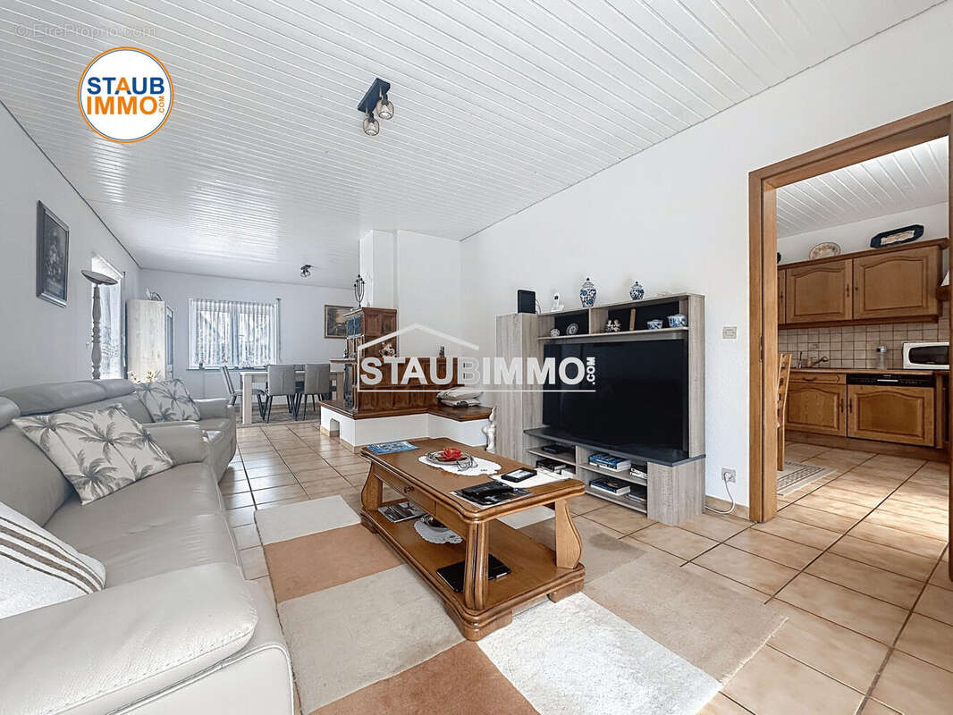 Maison 162 m² à Saint-Louis  - photo 5