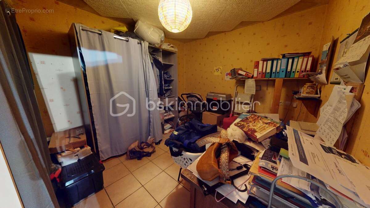 Maison à COURCELLES