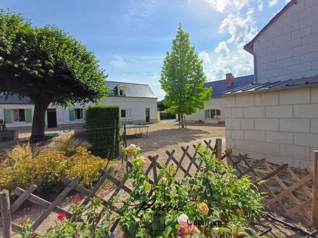 Propriété au charme de l'ancien - comprenant 2 gîtes - dépendances - photo 5