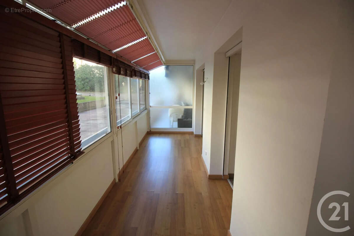 Appartement 44 m² à Marseille-4e  - photo 4