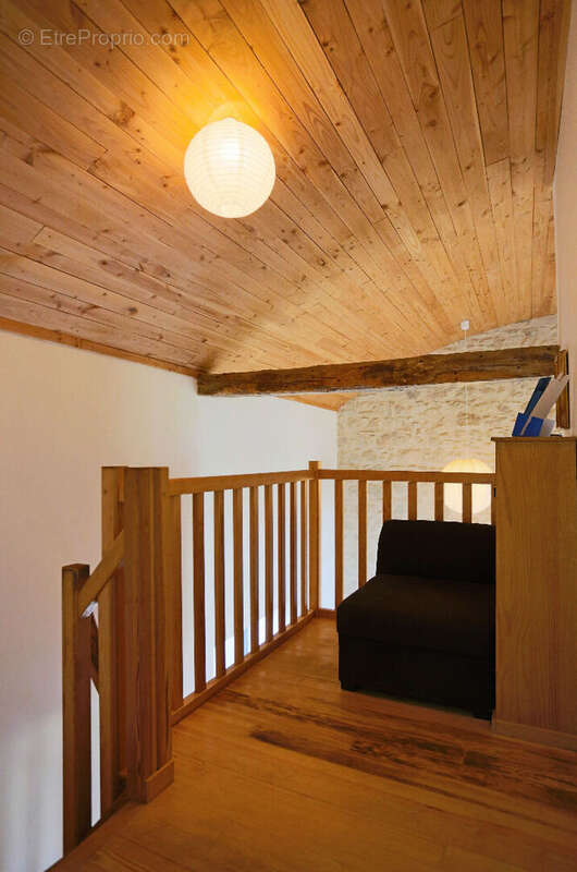 Propriété à Pouzol  composé d'une maison de 205m² et un gite de 92m² - photo 17