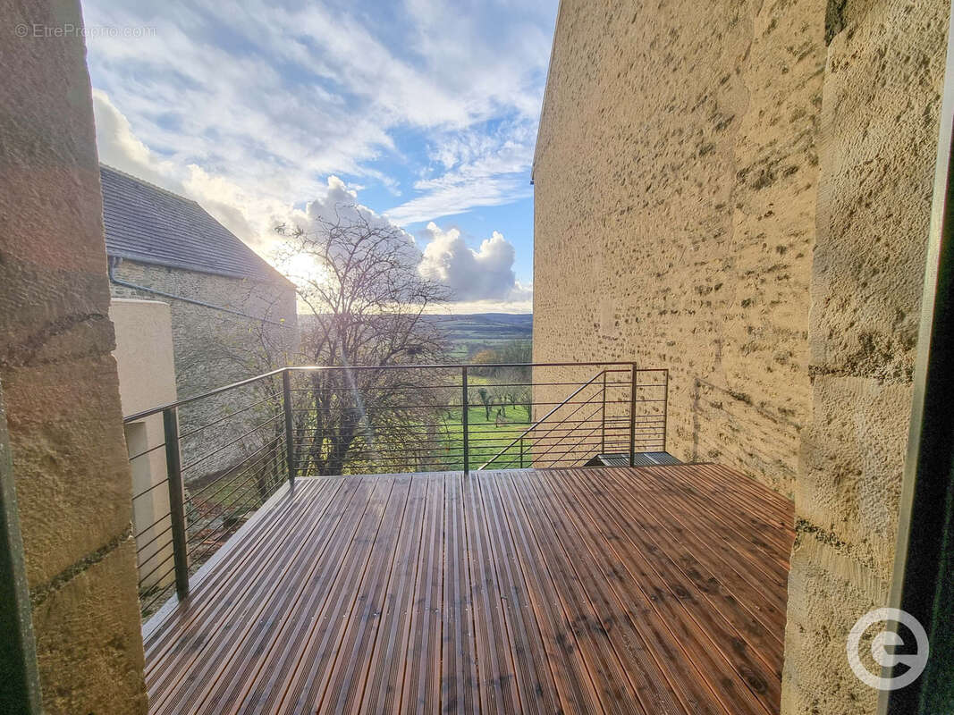 Maison à THAROISEAU