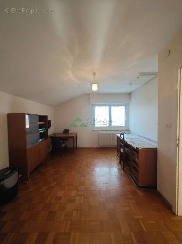 Maison familiale 5 chambres avec grand garage et jardin   Proche frontière suisse - photo 12