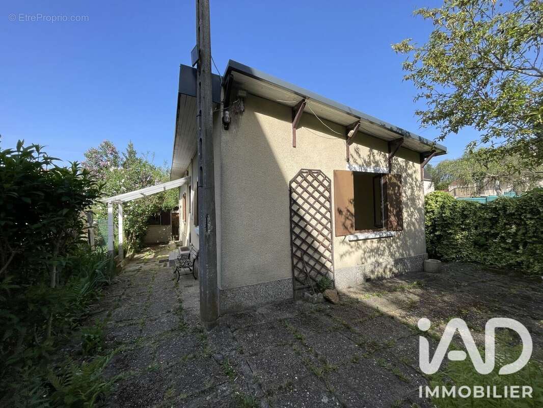 Photo 2 - Maison à SAINT-REMY-LES-CHEVREUSE