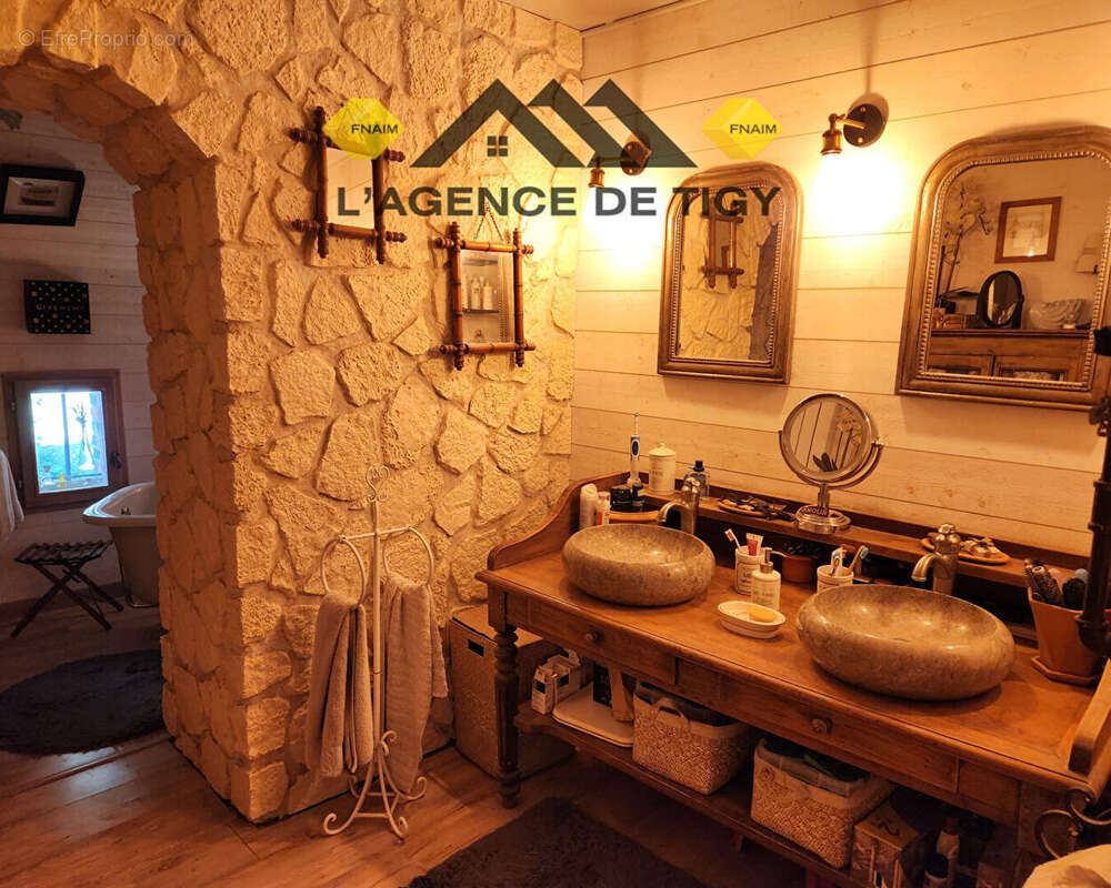 Maison à NEUVY-EN-SULLIAS