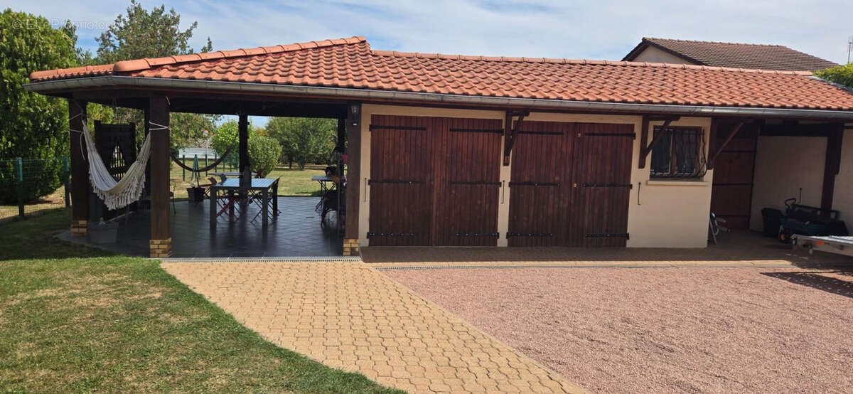 Maison à CRECHES-SUR-SAONE