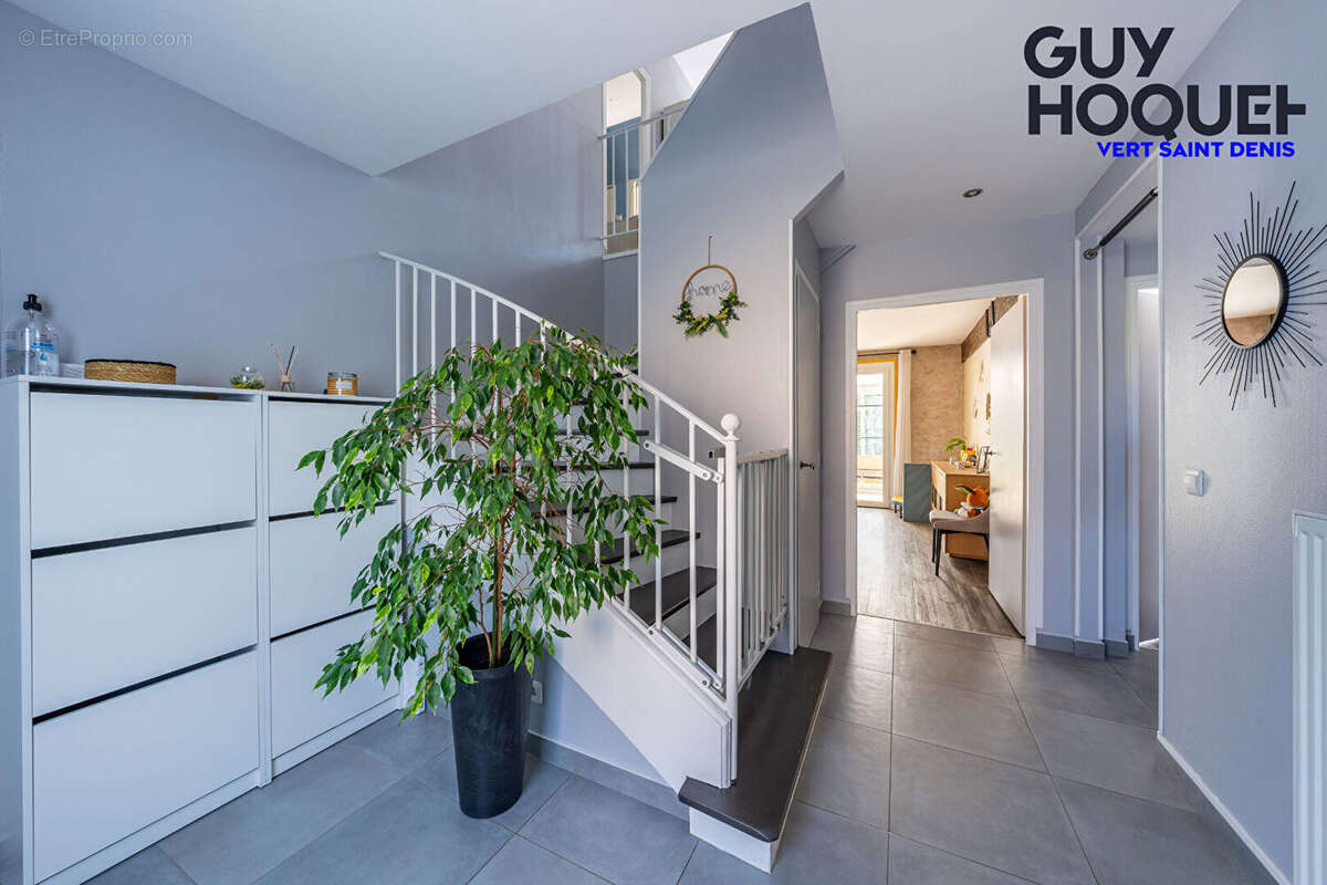 Maison à VERT-SAINT-DENIS