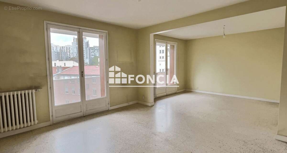 Appartement à SAINT-ETIENNE