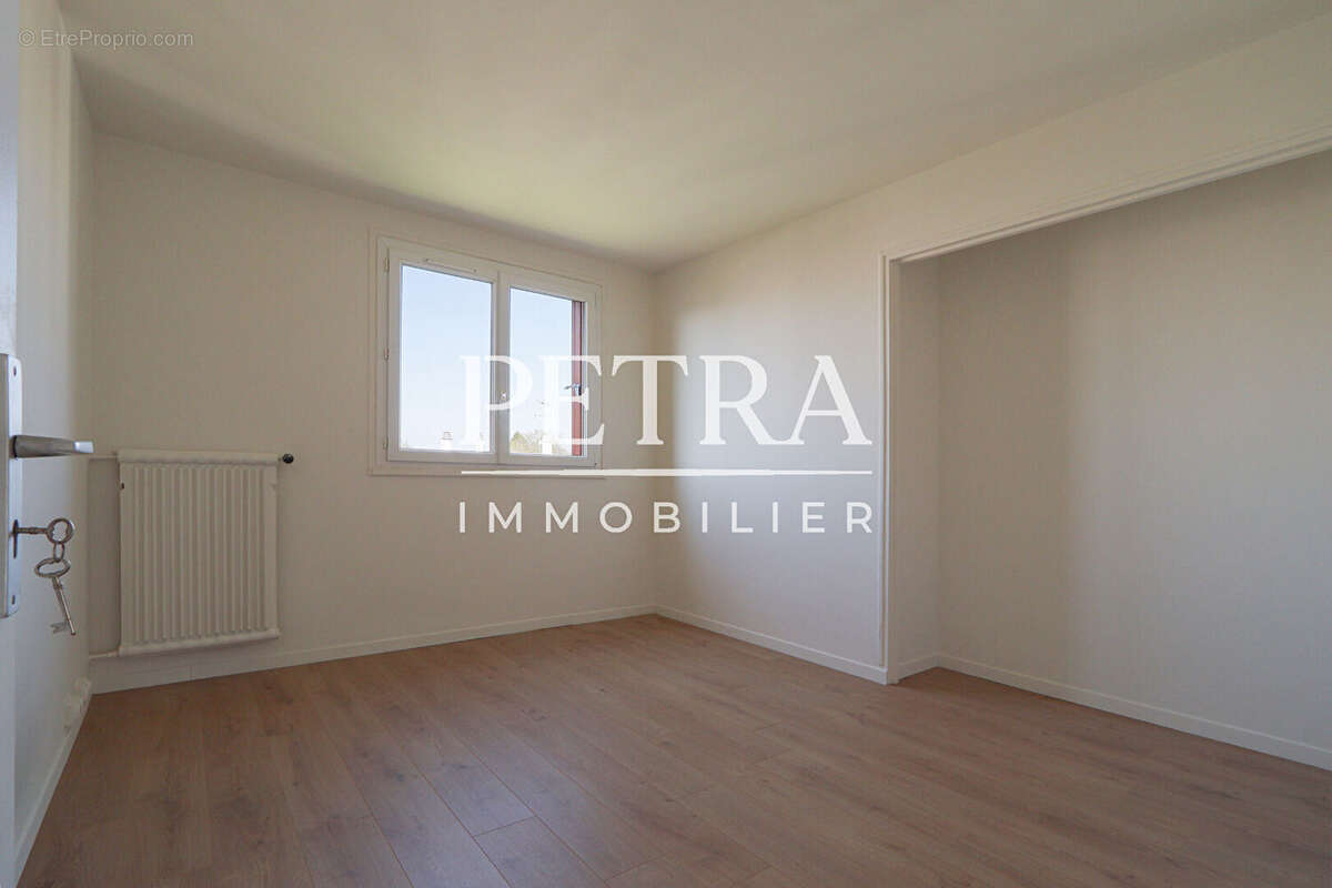 Appartement à L'HAY-LES-ROSES