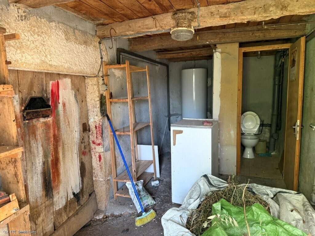 Petite Maison de Ville à Champagne Mouton - photo 17