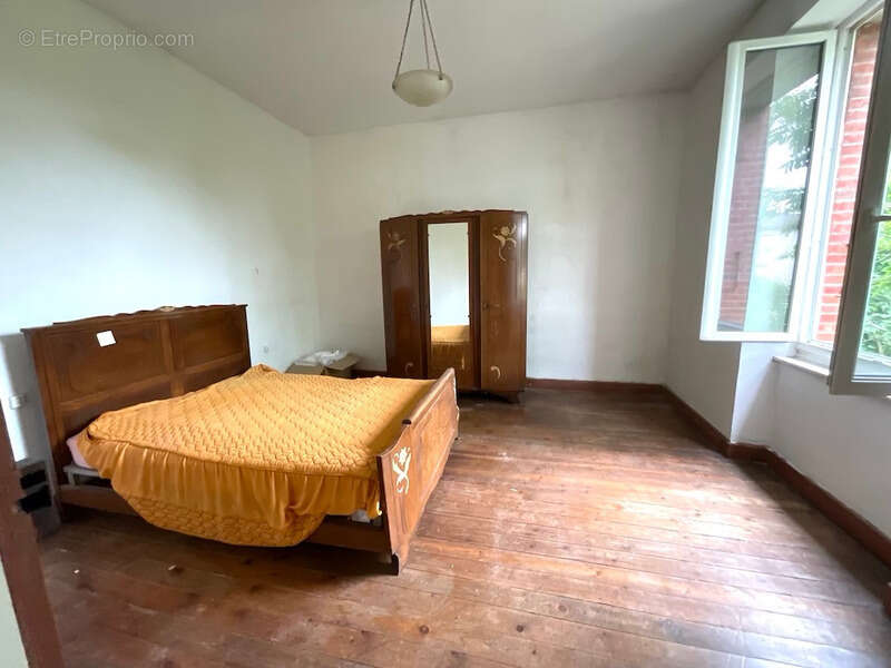 En exclusivité  Maison à vendre 9 pièces LABRUGUIERE (81) - photo 9