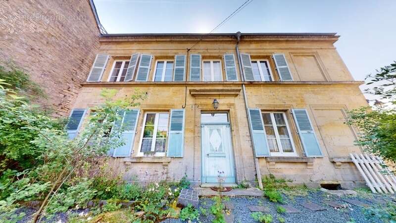 Maison à THONNE-LES-PRES