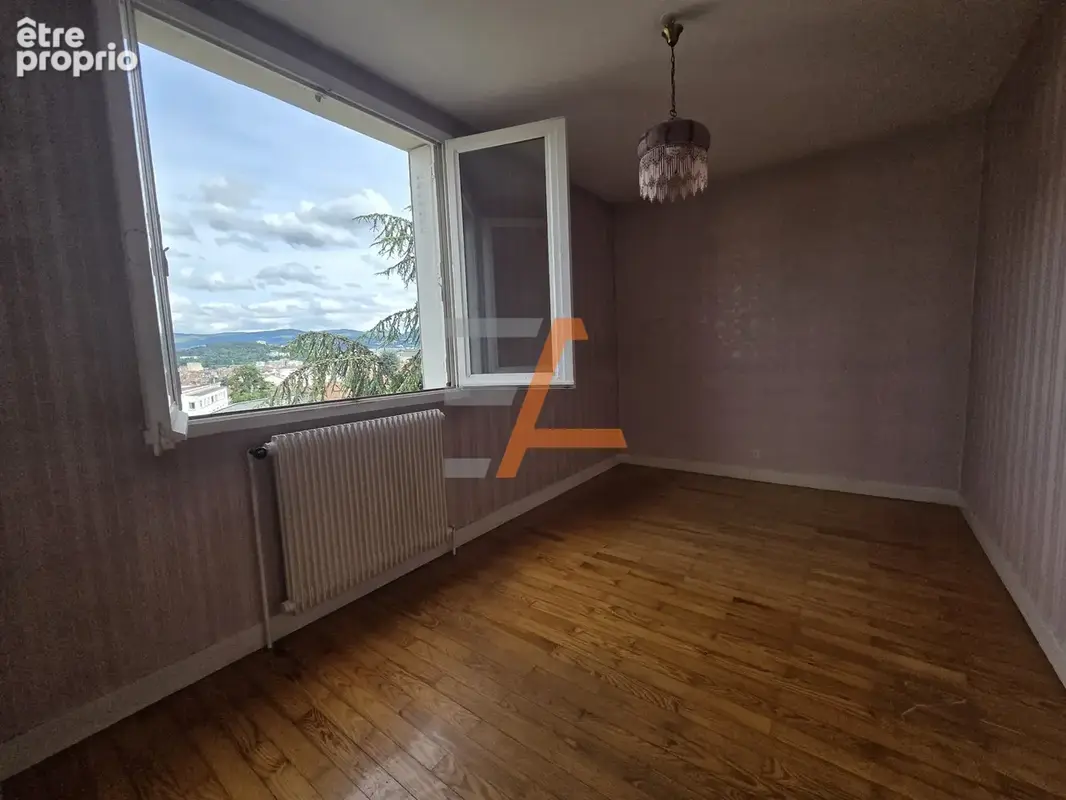 Proche Montaud   F5 de 95 m2 au 6éme étage avec ascenseur et garage - photo 6