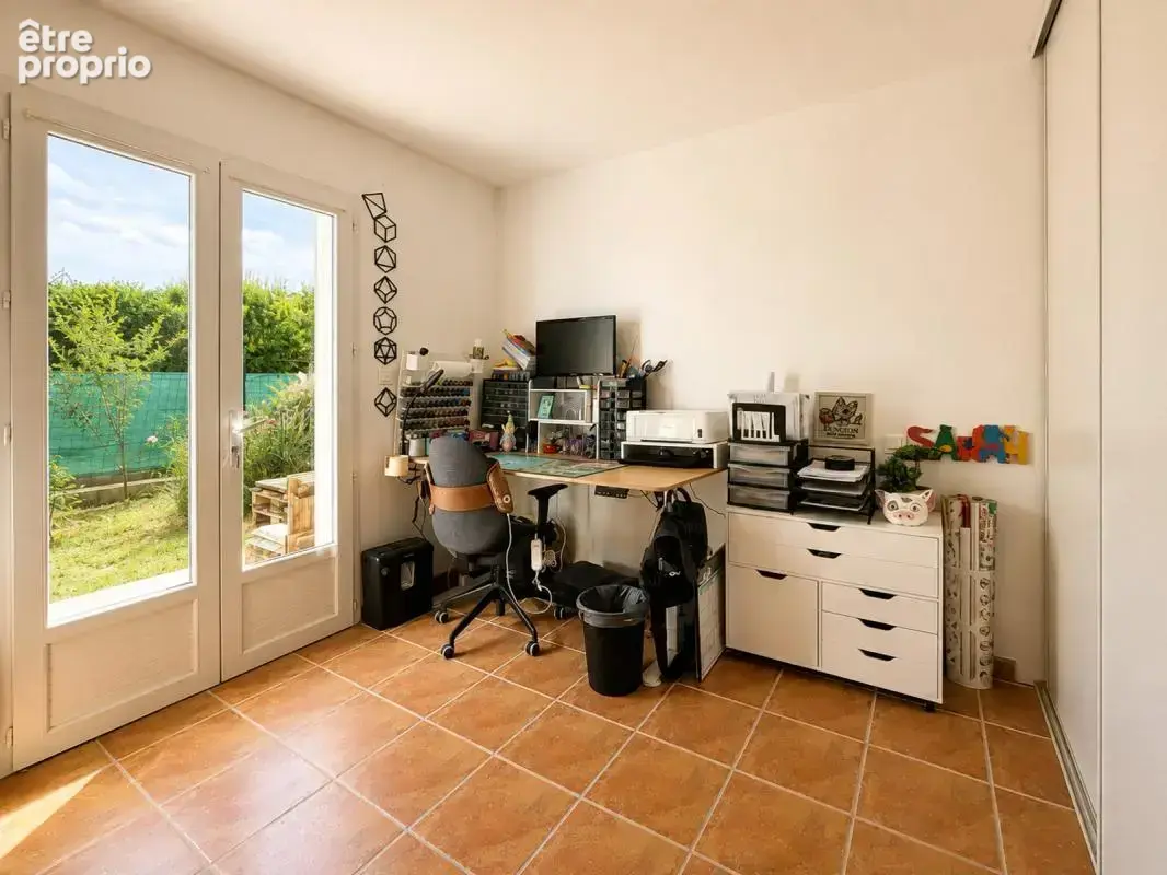 Saint-mamert-du-gard maison de plain-pied d’environ 100 m² 4 chambres, jardin et garage - photo 7