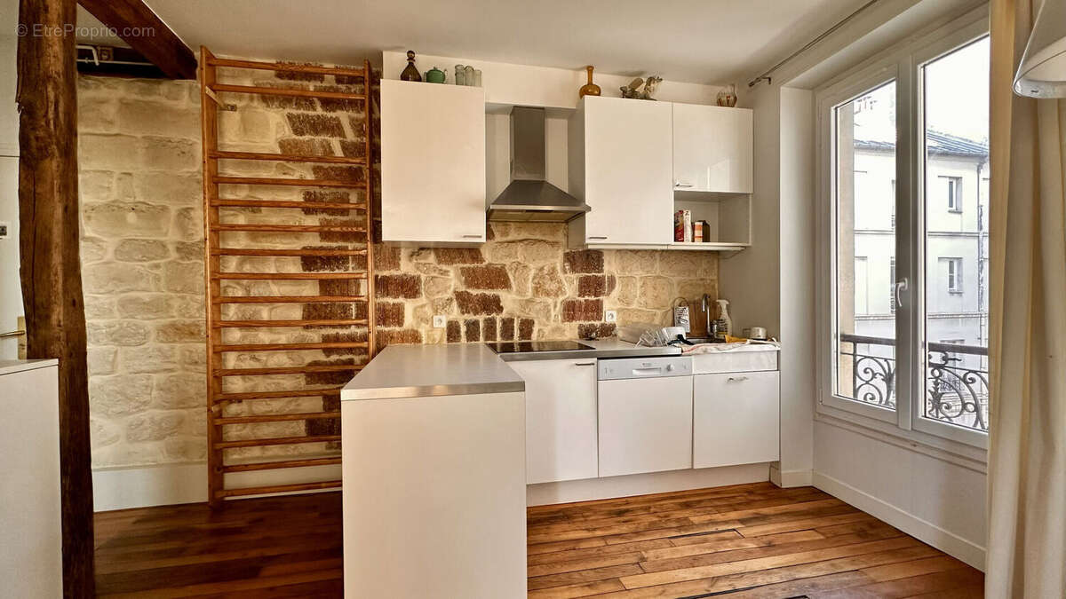 Appartement à PARIS-10E