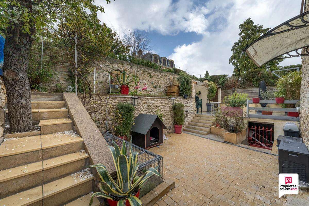 Maison à LES MUREAUX