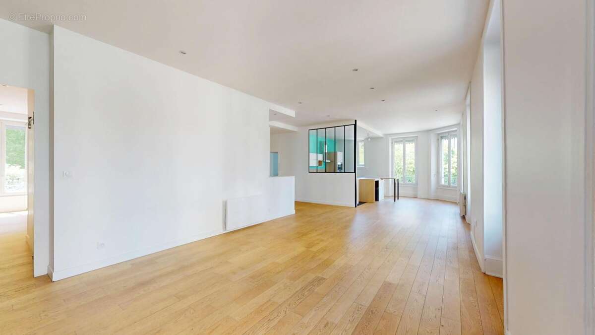 Appartement familial d'exception à vendre  Rare sur le marché ! - photo 3