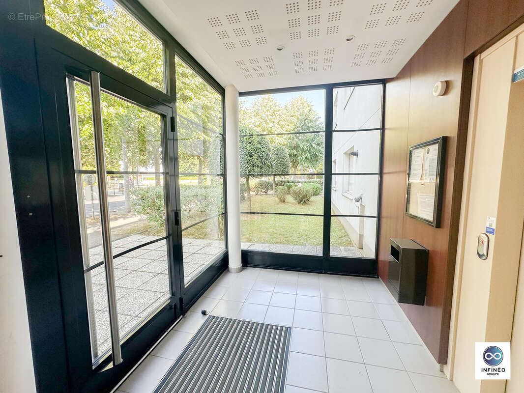 Appartement à SAINTE-GENEVIEVE-DES-BOIS