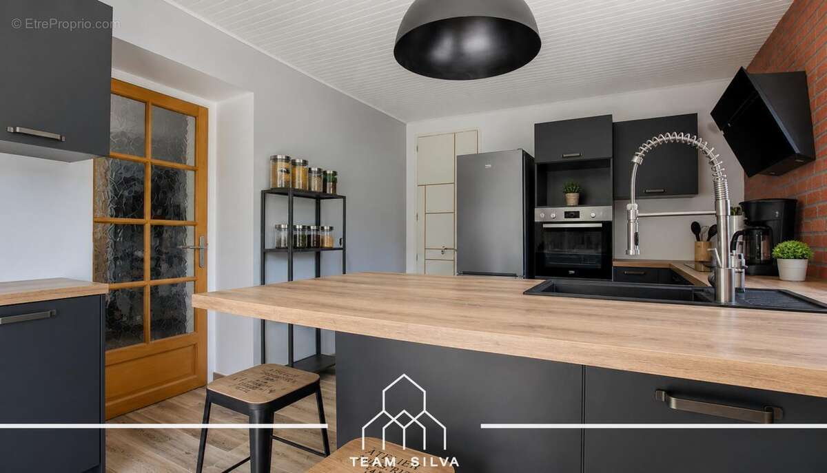 Maison 100 m² à Royas  - photo 7
