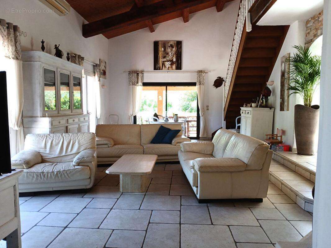 Maison à SOLLIES-TOUCAS